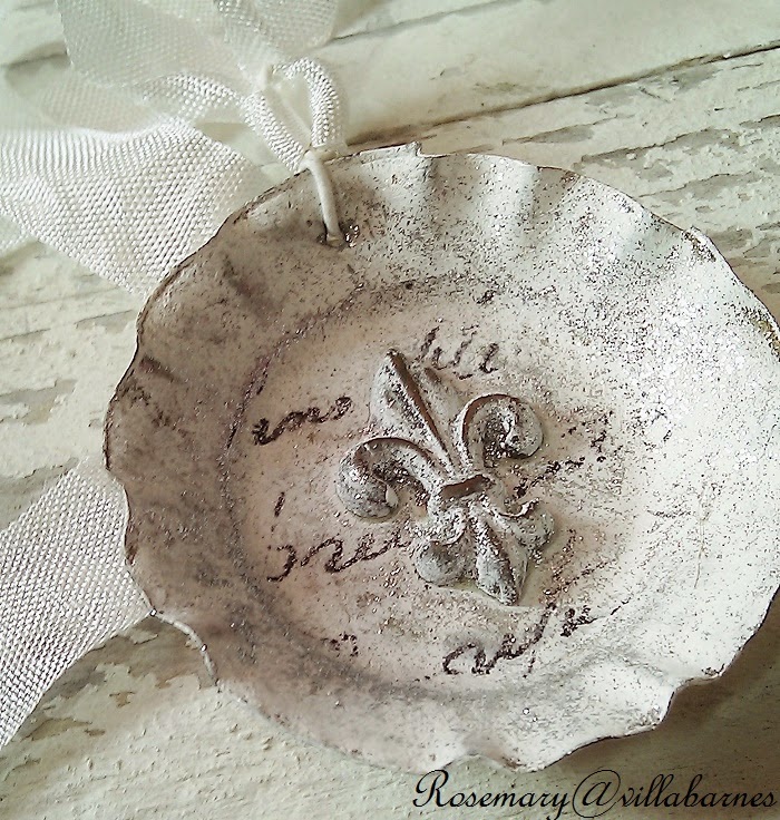villabarnes: Fleur-de-lis Ornaments