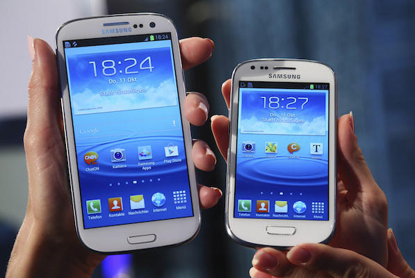 http://4.bp.blogspot.com/-LB7EFKoJ0Ls/UdzVNkZMjRI/AAAAAAAAAh8/U3ACdG1tR_Q/s1600/1020-samsung_galaxy_s4_mini.jpg