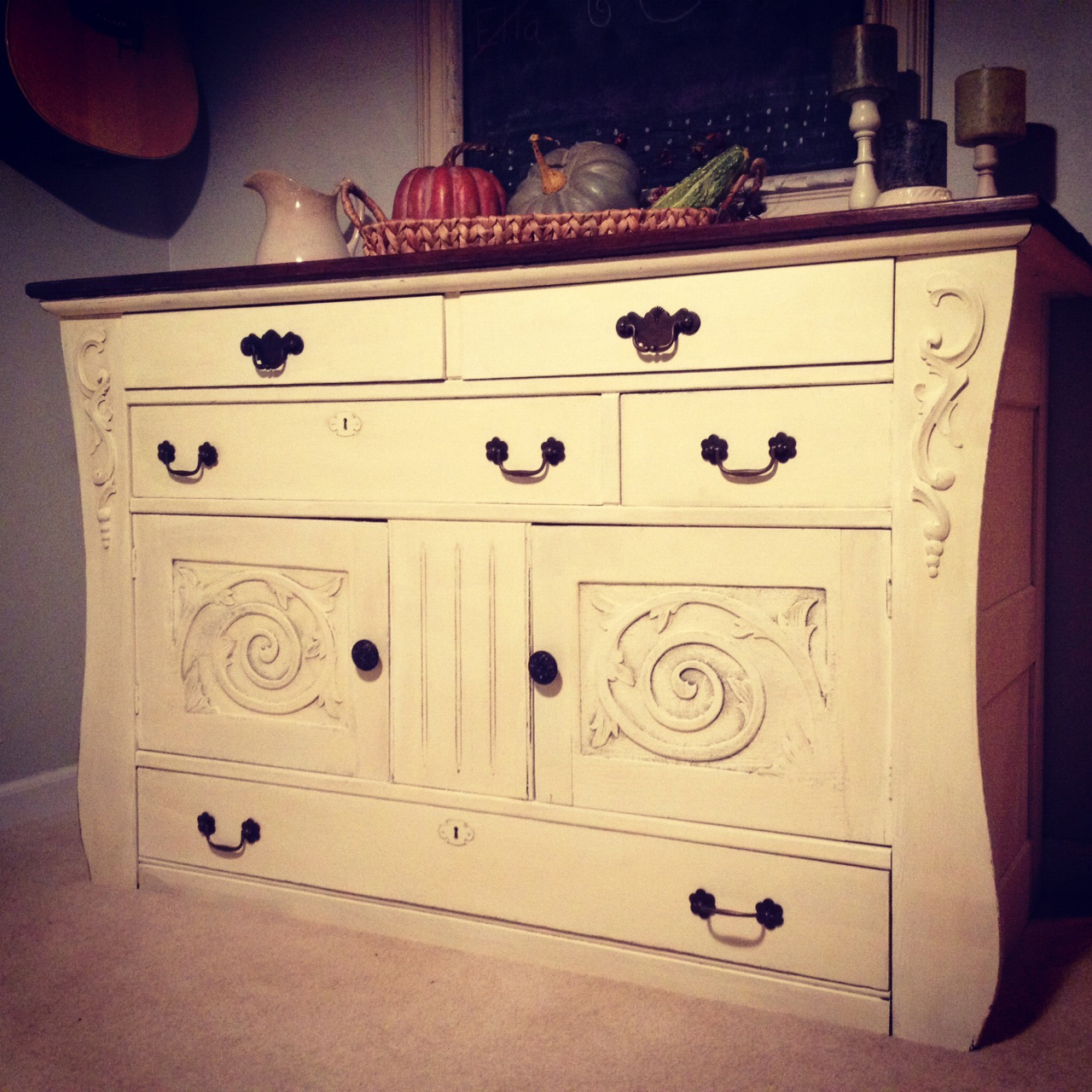 Midwest Cottage & Finds Annie Sloan Chalk Paint Sideboard Make Over