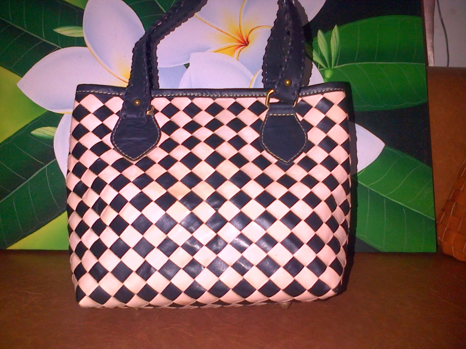 Tas Kulit Webe Motif Dua Warna Tas Kulit Cantik Bali tas kulit webe motif dua warna tas kulit cantik bali