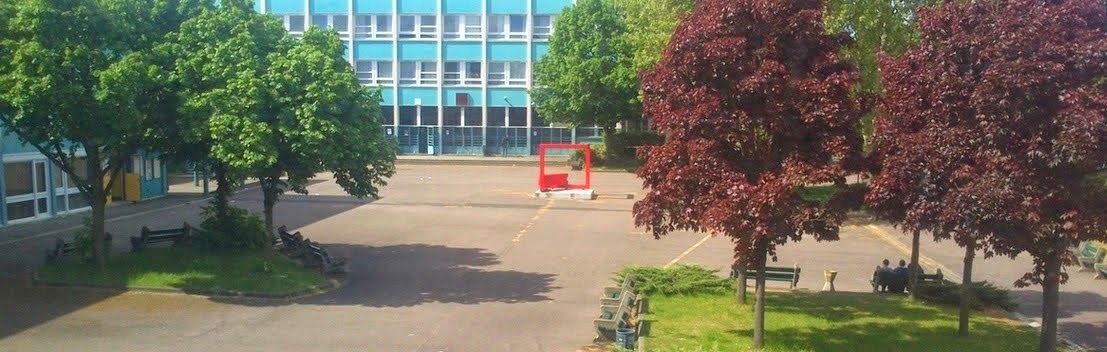 une radio, un lycée