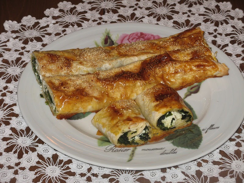 Emel&amp;Derya Mutfakta Ispanaklı Rulo Börek