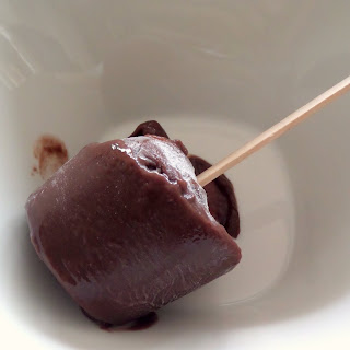 Pudding Popsicles:  A simple way to turn your favorite pudding into a frozen treat. 