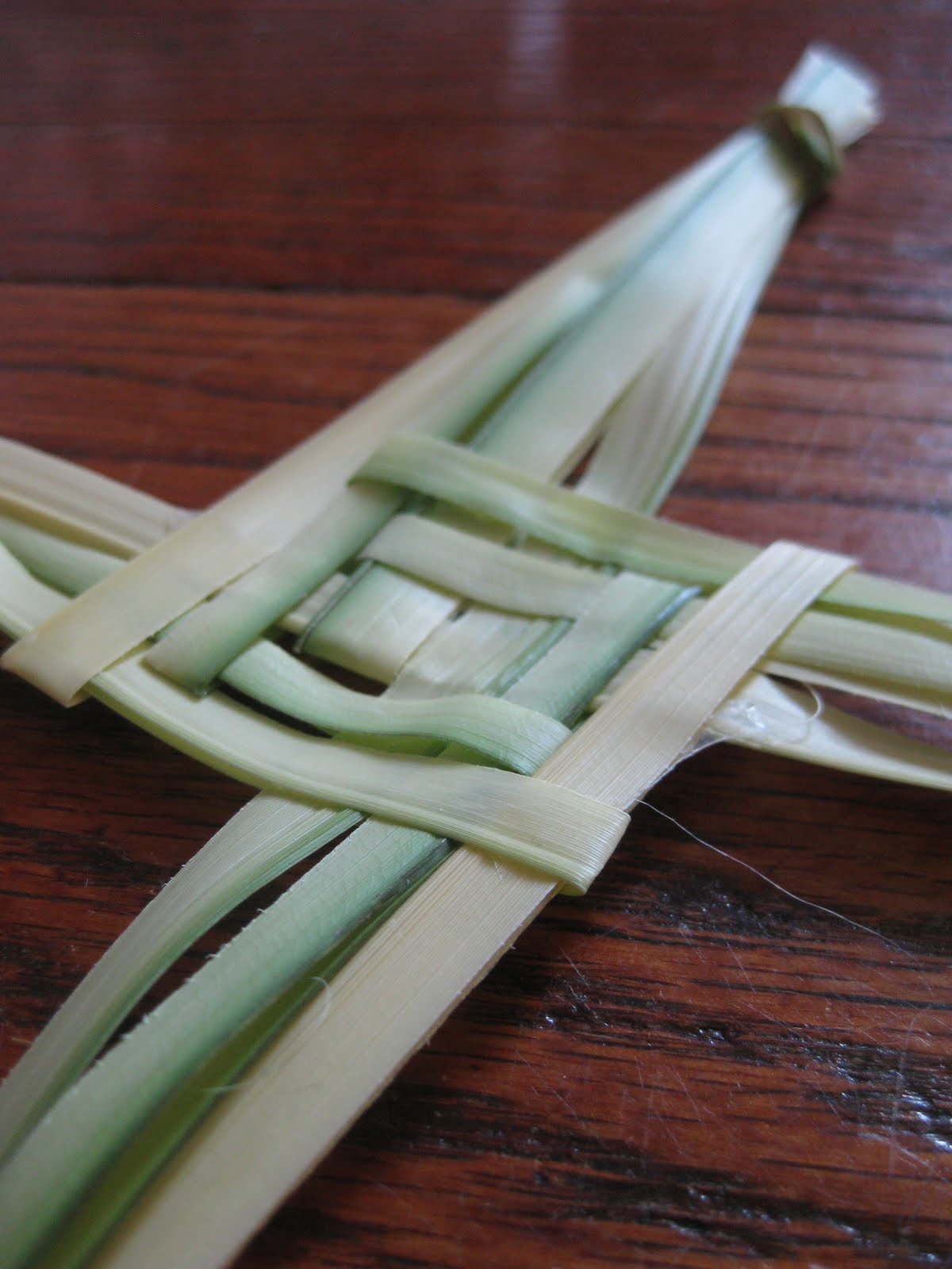 wee little miracles How to Make a Palm St. Brigid's Cross