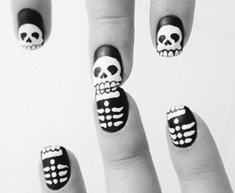 BEAUTY Skull Nails