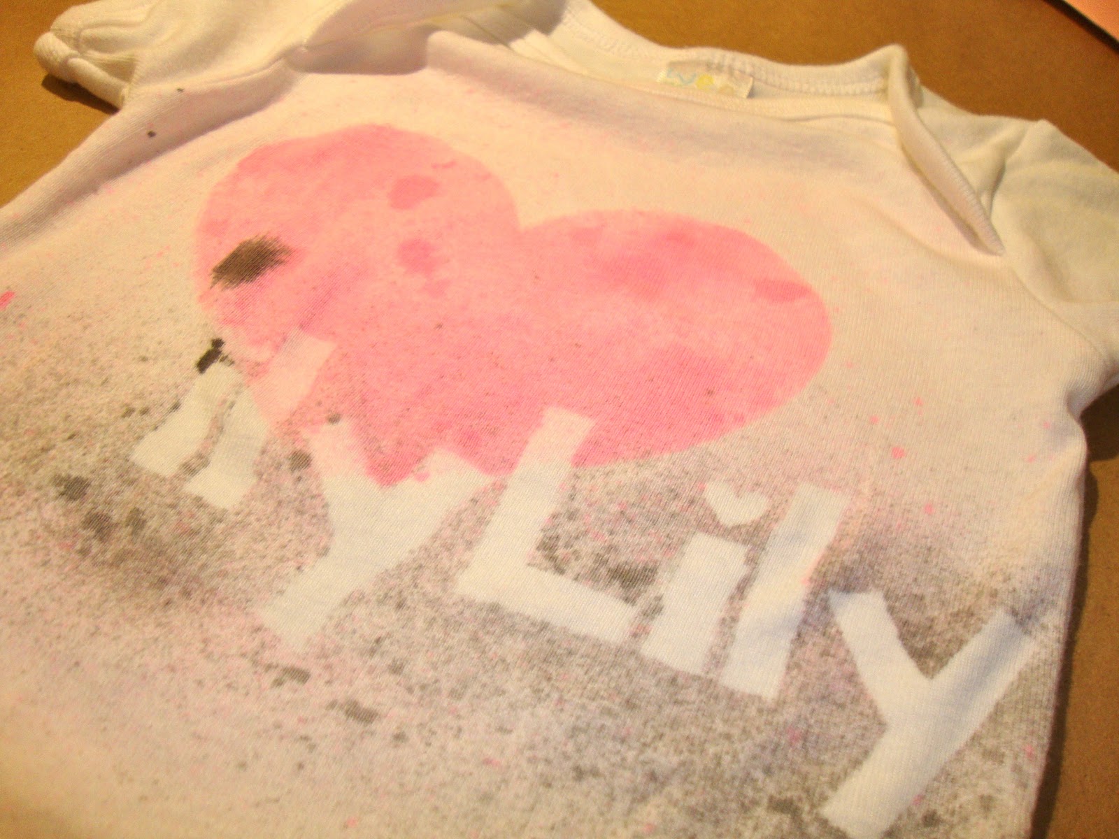 ilySillyFace DIY Fabric Spray Paint Shirt Tutorial