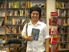 Andrea Hirata, Biografi, novelis, penulis