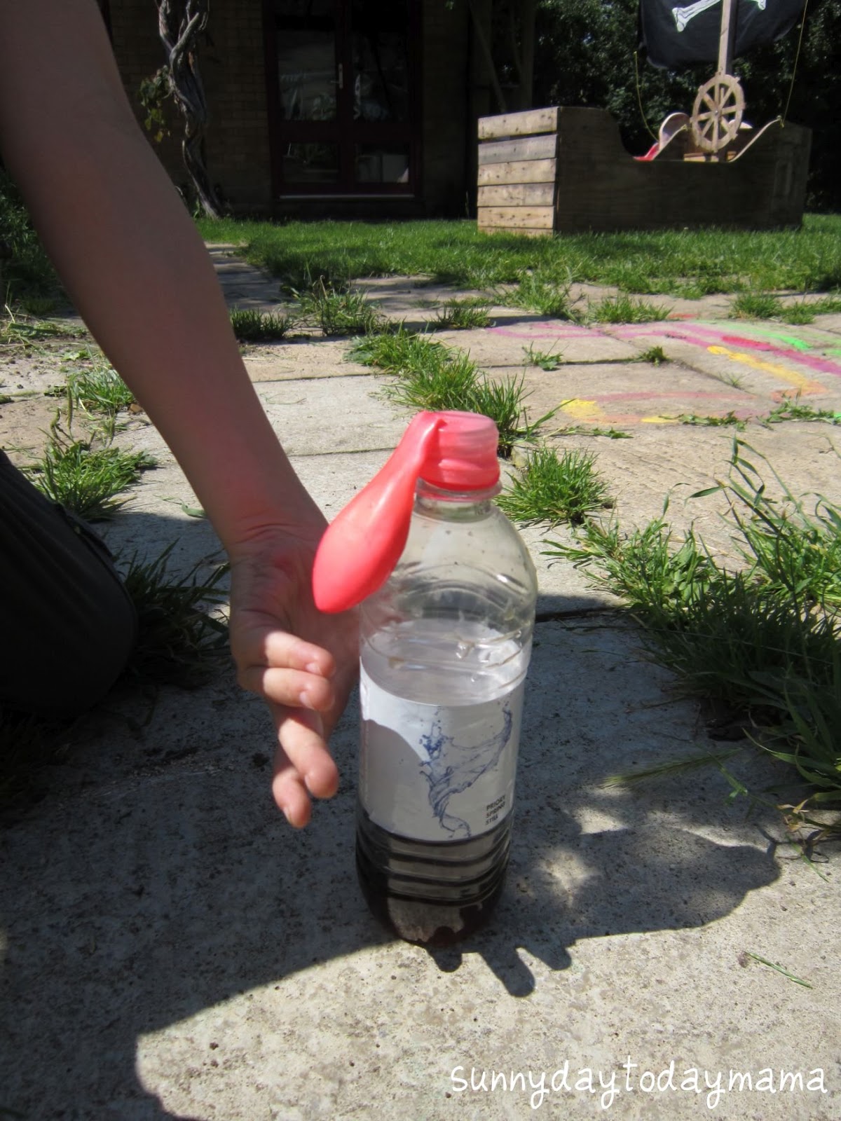 sunnydaytodaymama Science experiments with plastic bottles (discovery