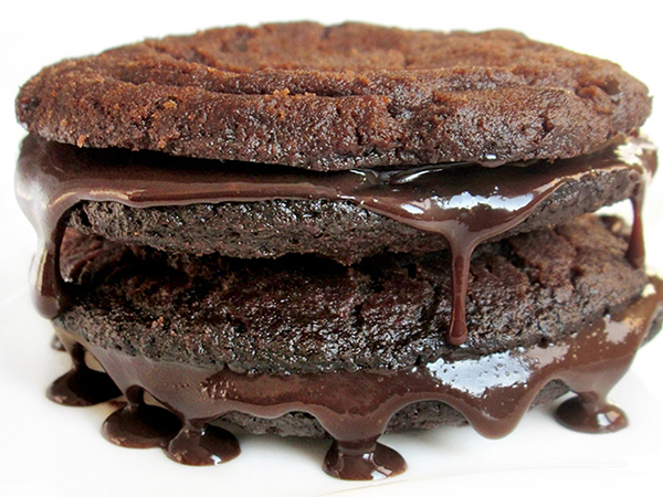 Fudge sandwich cookies tinascookings.blogspot.com Fudge sandwich cookies tinascookings.blogspot.com