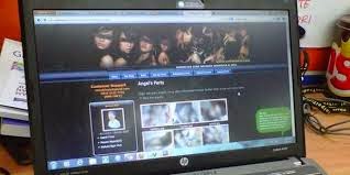 Berselancar Internet, ee... Ternyata Berburu 'Ayam Kampus' Berselancar Internet, ee... Ternyata Berburu 'Ayam Kampus'