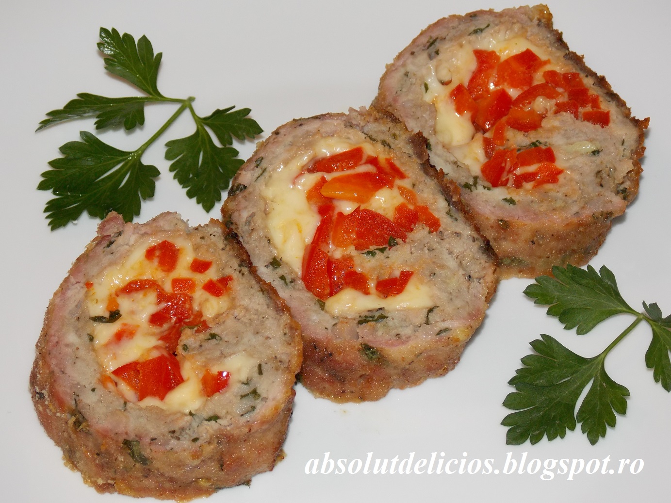 Absolut Delicios Retete culinare RULADA DE CARNE TOCATA CU ARDEI SI