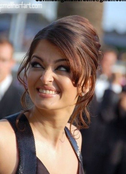 Look at Aishwarya Rai's sexy farting expression she knows that she has 