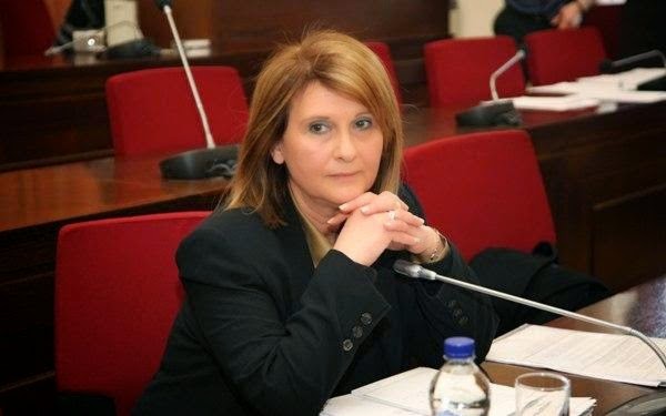 "Τώρα κάποιοι θρηνούν επειδή έλειψαν τα «θα»" "Τώρα κάποιοι θρηνούν επειδή έλειψαν τα «θα»"