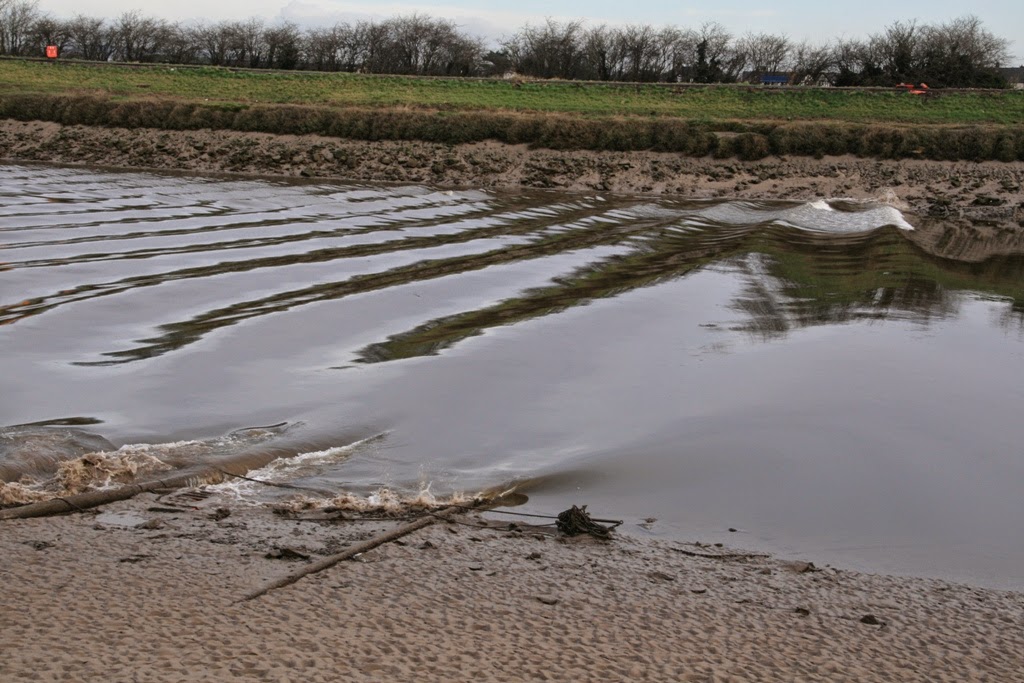 Dee bore near Queensferry Bridge