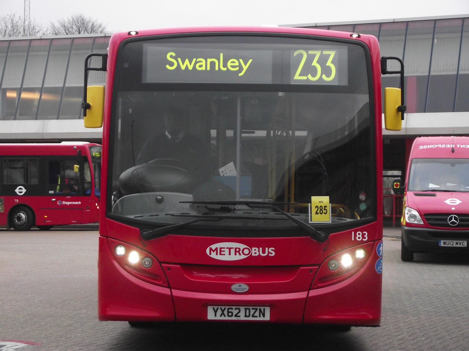 Tom London & Surrey Bus Blog: Route 233 Observations