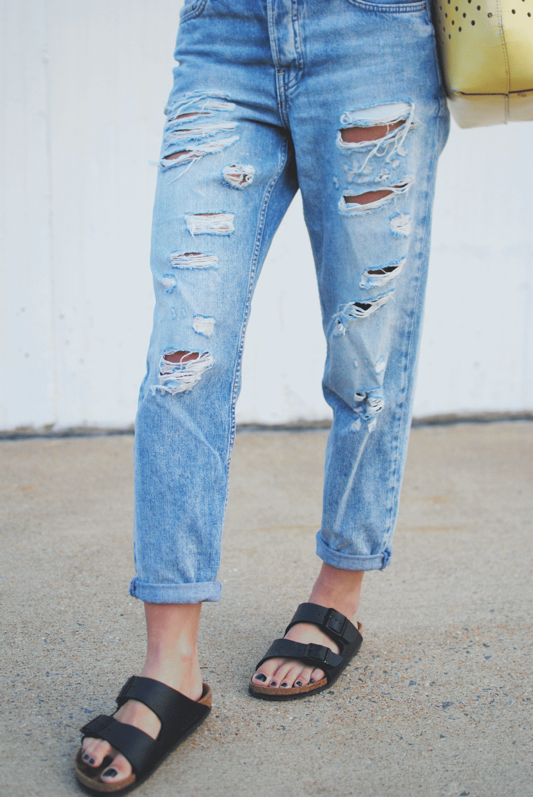 crop top, boyfriend jeans, distressed denim, baggy jeans, jeans with holes, blogger style