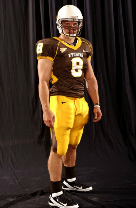 Rick Lay&#039;s NCAA Football Uniform Reviews: 2011 Wyoming Cowboys