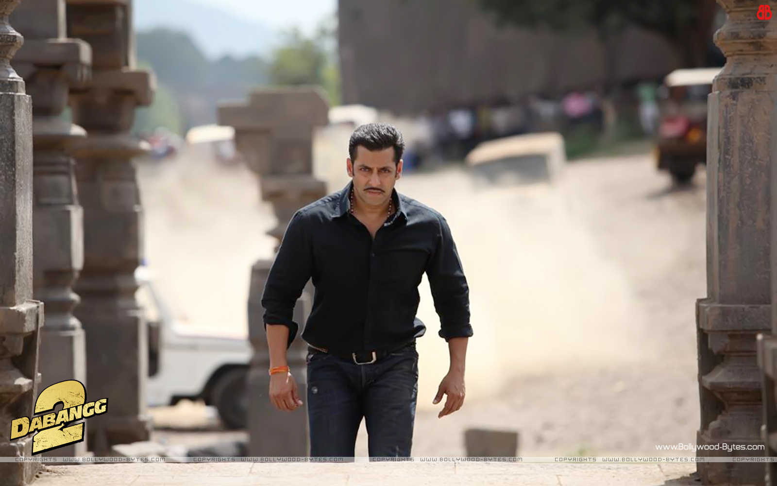 http://4.bp.blogspot.com/-LPF061vZ78g/UNArEw4O6TI/AAAAAAAAVmI/ltP2Qds0AAY/s1600/Dabangg-2-%2BHot-Salman-Khan-HD-Wallpaper-25.jpg