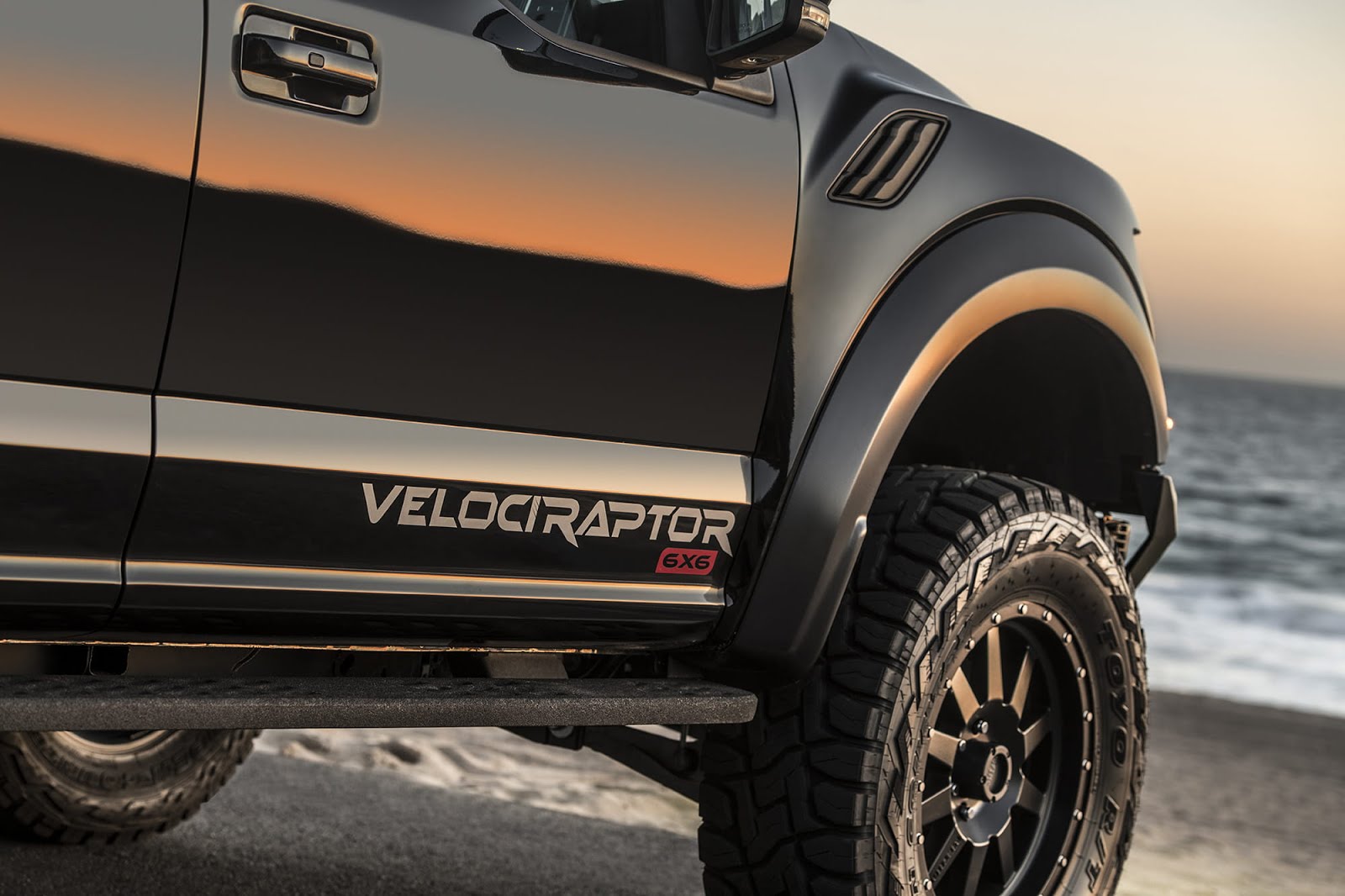 Ford f 150 Velociraptor 6x6