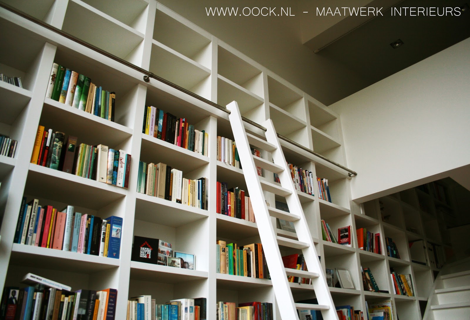 moderne boekenkast hout interieurbouw moderne houten boekenkasten moderne boekenkast hout interieurbouw moderne houten boekenkasten