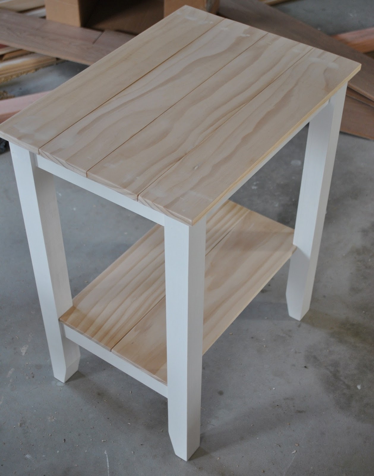 DIY Kiwi: Couch side table