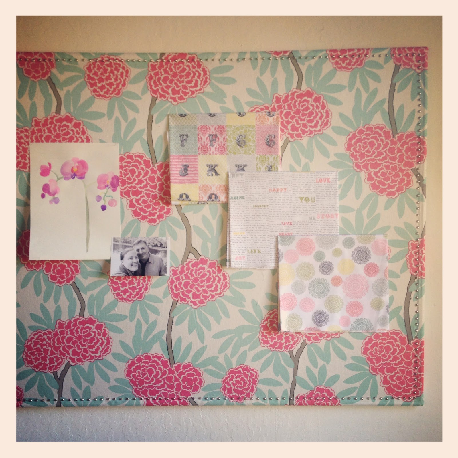 Oh. THAT Annelie... DIY Project Fabric Wrapped Pin Board with Nail Trim