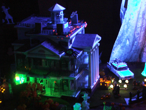 halloweenables haunted mansion halloween village display disneyland light necklace