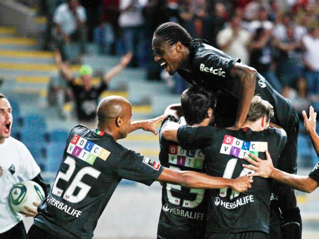 azeméis.net - FUTEBOL  A UD Oliveirense empatou hoje (0-0) contra o Paços  de Ferreira, no Estádio Carlos Osório, em jogo a contar para a jornada 10  da Liga 2. A equipa