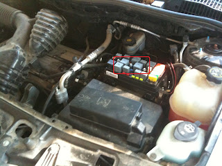Nick's Project Blog: 2007 Saturn Vue won't start -OR- How ... 07 saturn aura fuse box 