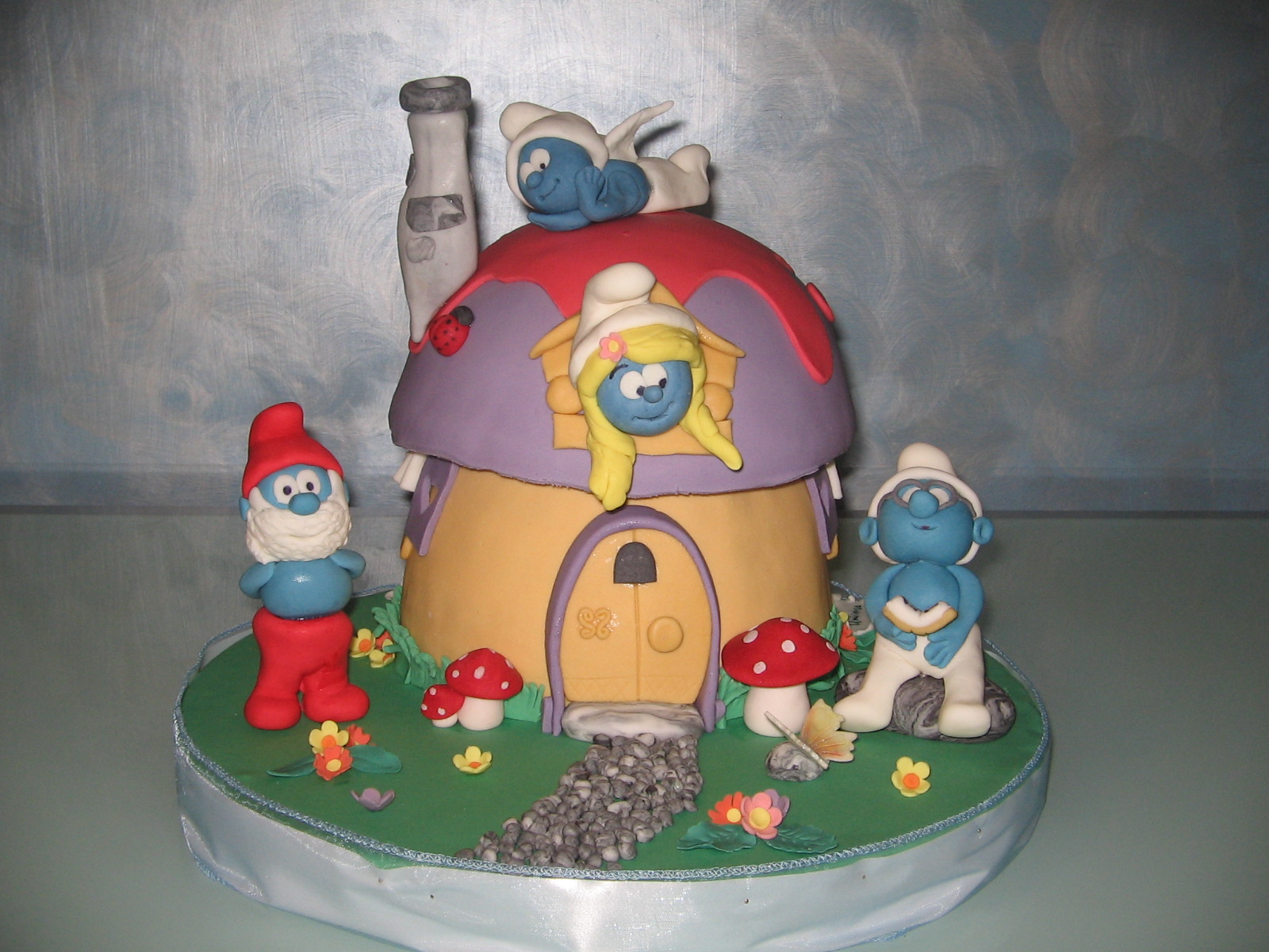 Dolce Universo realizza torte artistiche di compleanno e ...