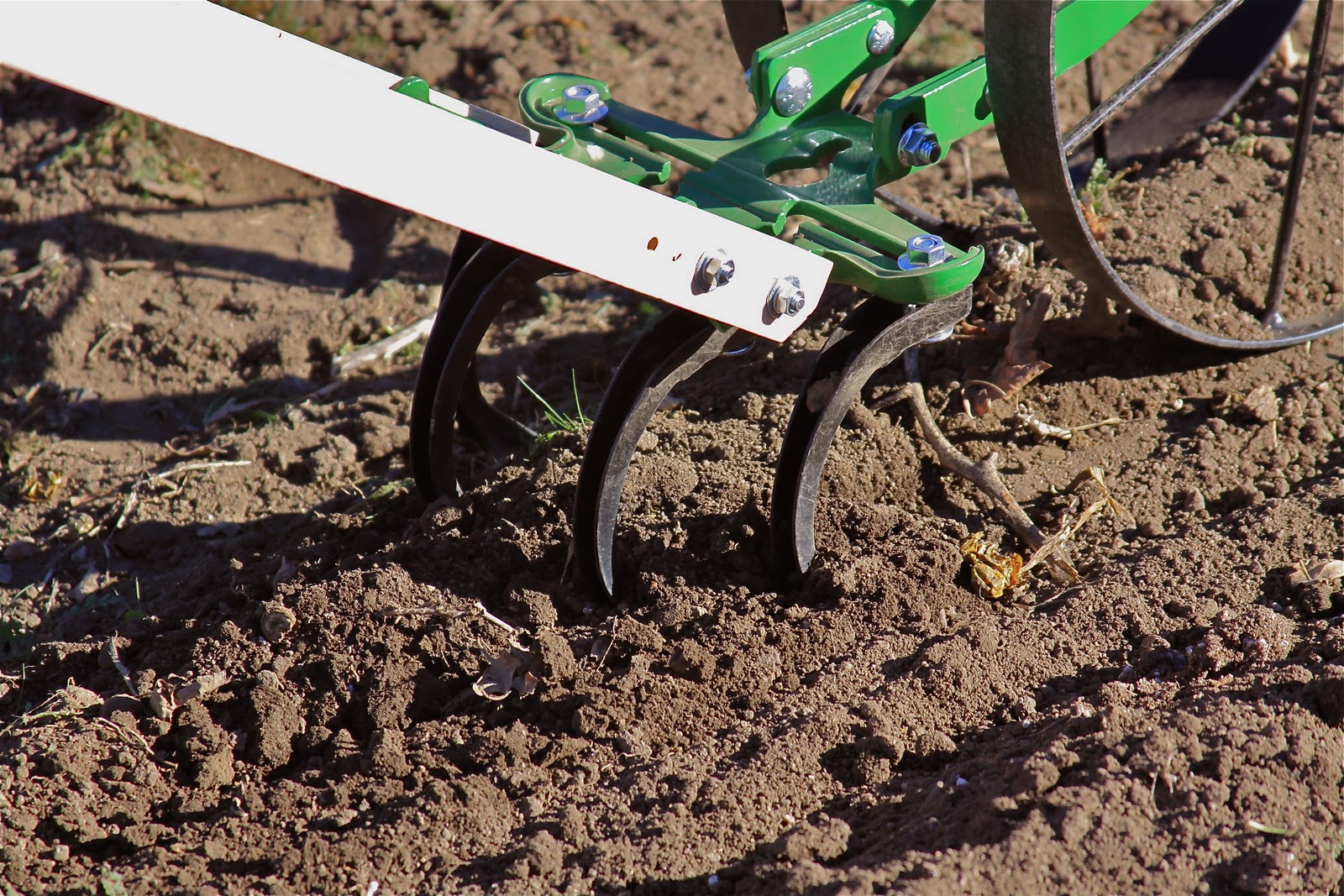 garden tiller rental lowes