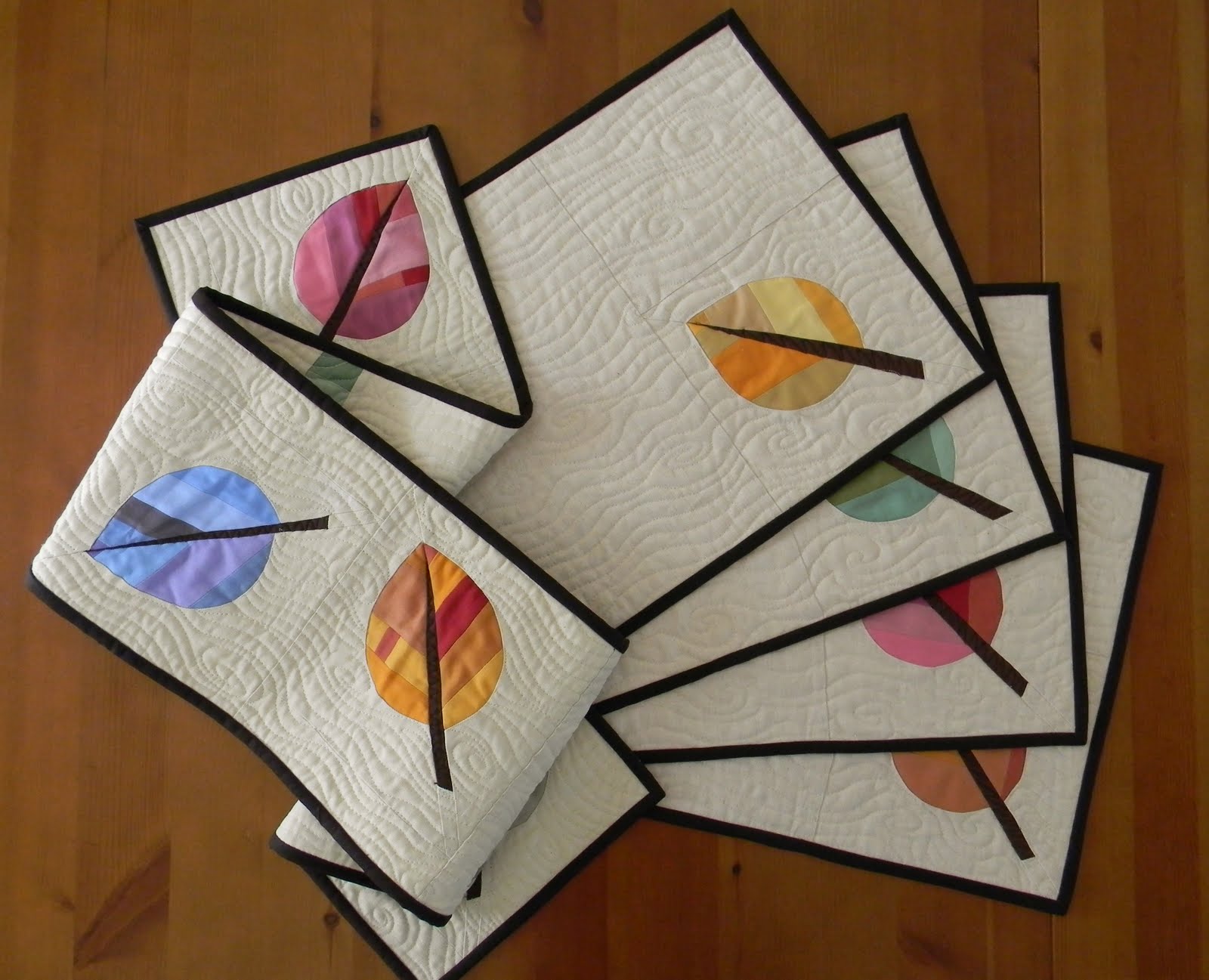quilted placemats patterns teaginny designs falling leaves runner and placemats quilted placemats patterns teaginny designs falling leaves runner and placemats
