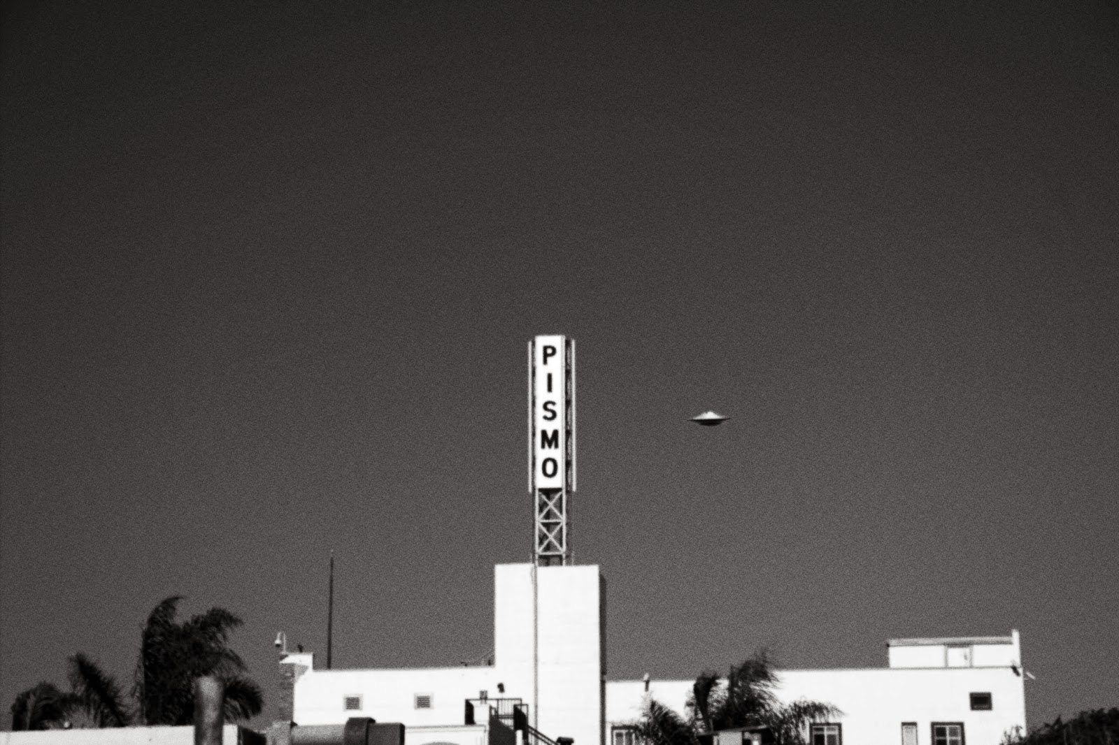UFO in Pismo Beach, Ca 1959. UFO, Conspiracy, Pismo Beach, California, Government, cover-up, proof, ancient, astronaut, alien, greys,