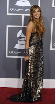 Vestido de Miley Cyrus en Grammy 2011