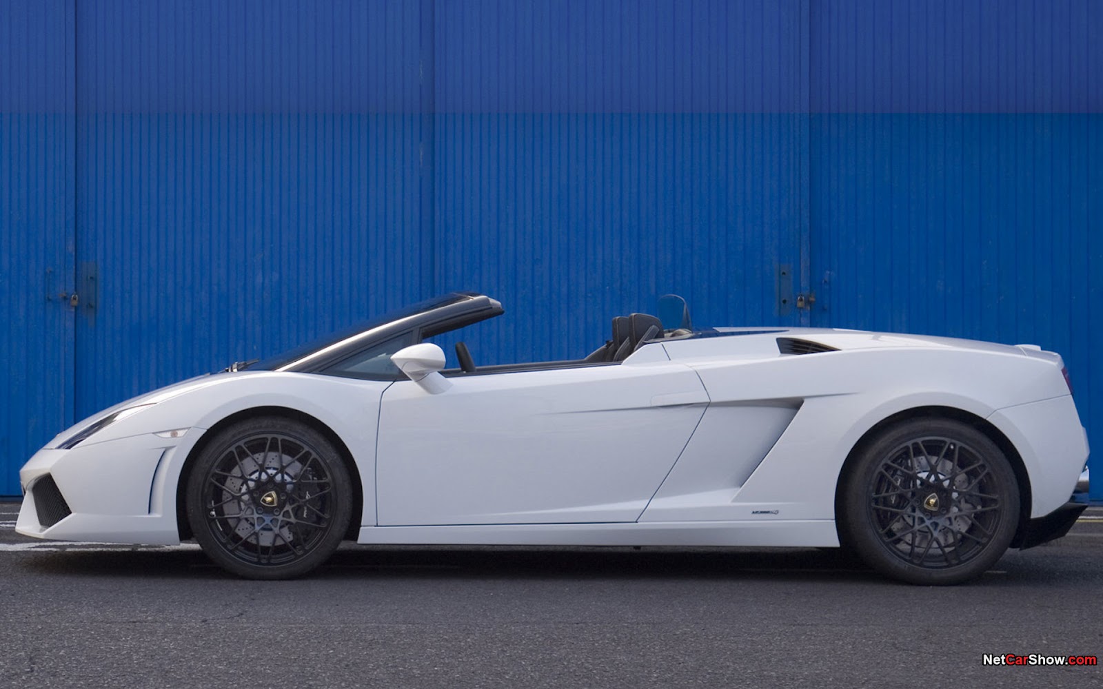http://4.bp.blogspot.com/-LVVge9lQNVk/T1lZETONNLI/AAAAAAAAMuQ/6n0-OLqMcKo/s1600/Lamborghini+Gallardo+LP560-4+Spyder+2009+-+Latest+Cars+Wallpapers+(10).jpg