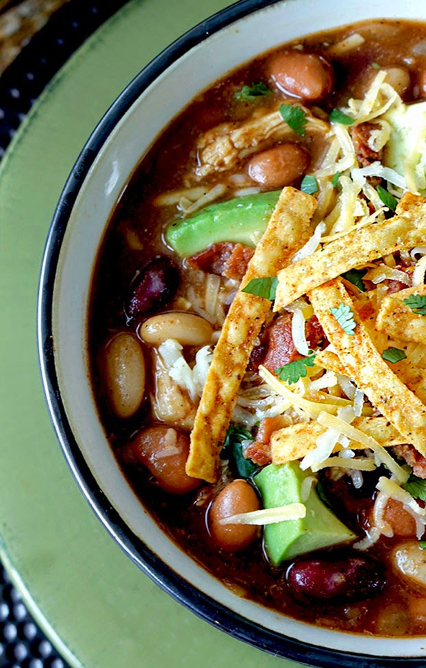 SWEET AND SMOKY BBQ CHICKEN CHILI (SLOW cooking utensil OR STOVE TOP