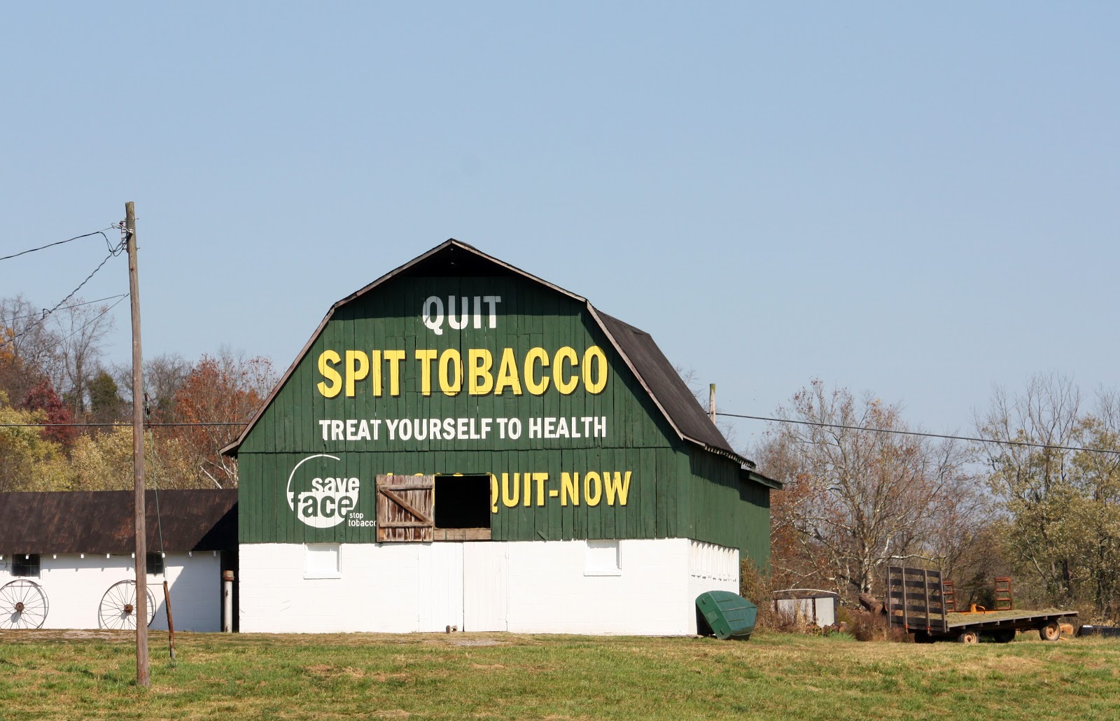 Round The Bend Barn Charm