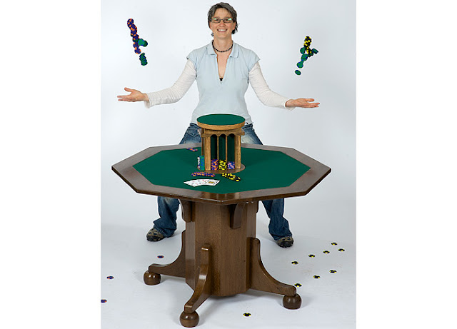 фантастичний стіл зроблений руками студента меблевої школи дизайну