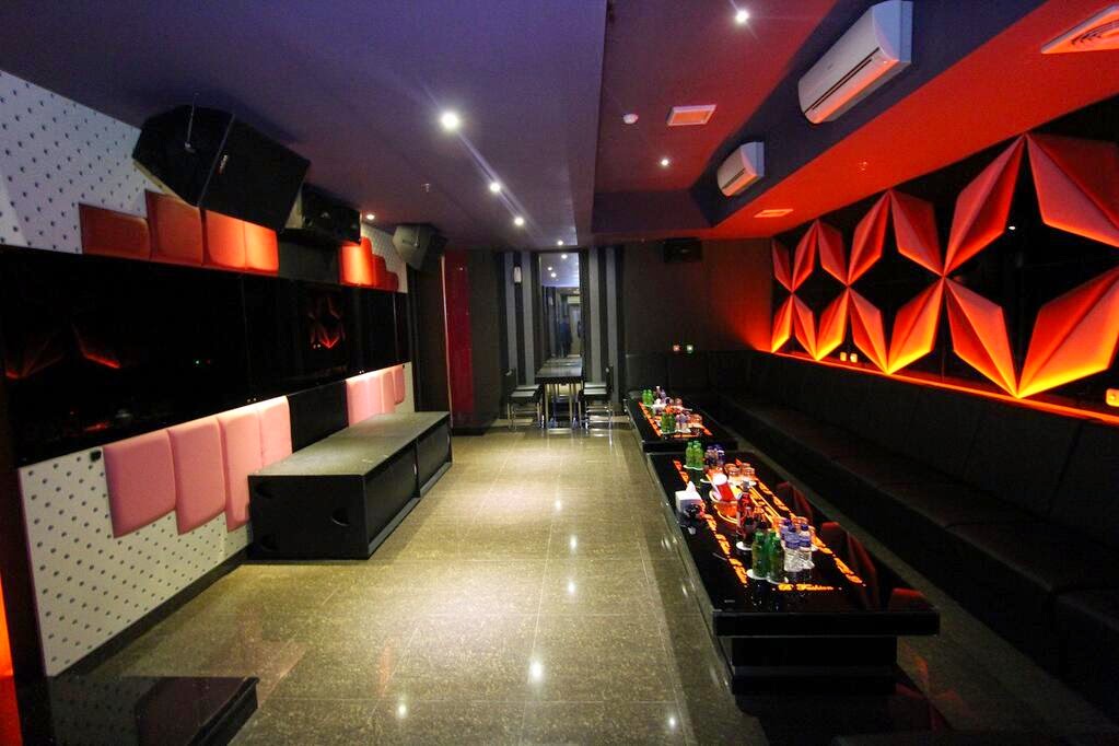 B'Fashion Hotel, Spa, Karaoke & Oppai Club Jakarta100bars Nightlife Reviews Best