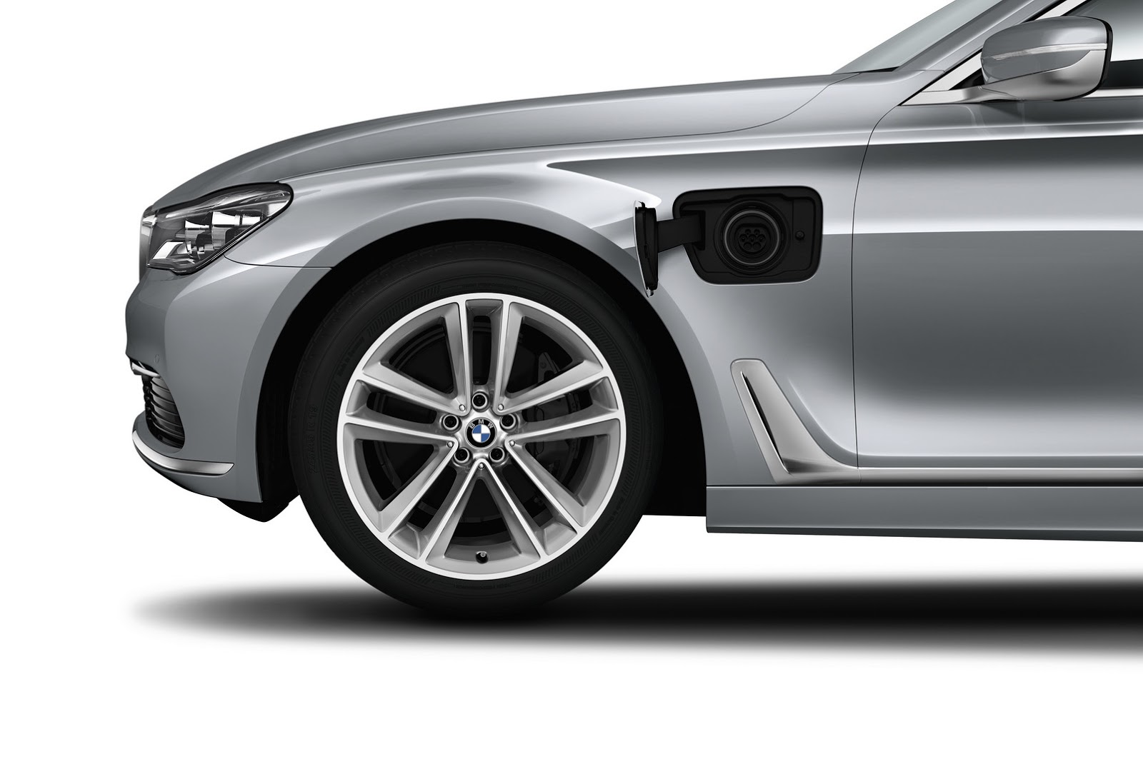 2016-BMW-7-Series-117.jpg