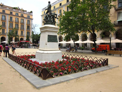 Plaça de la Independencia in Girona Plaça de la Independencia in Girona