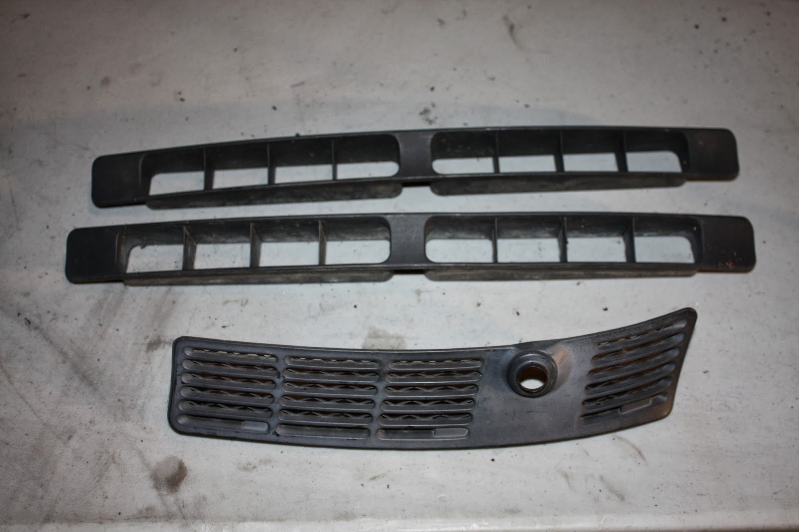 KrEvCon BMW Parts E30 Windshield Trim