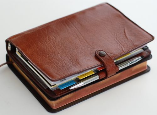 KENT FROM OZ: Enjoying the Leather of a Used Filofax