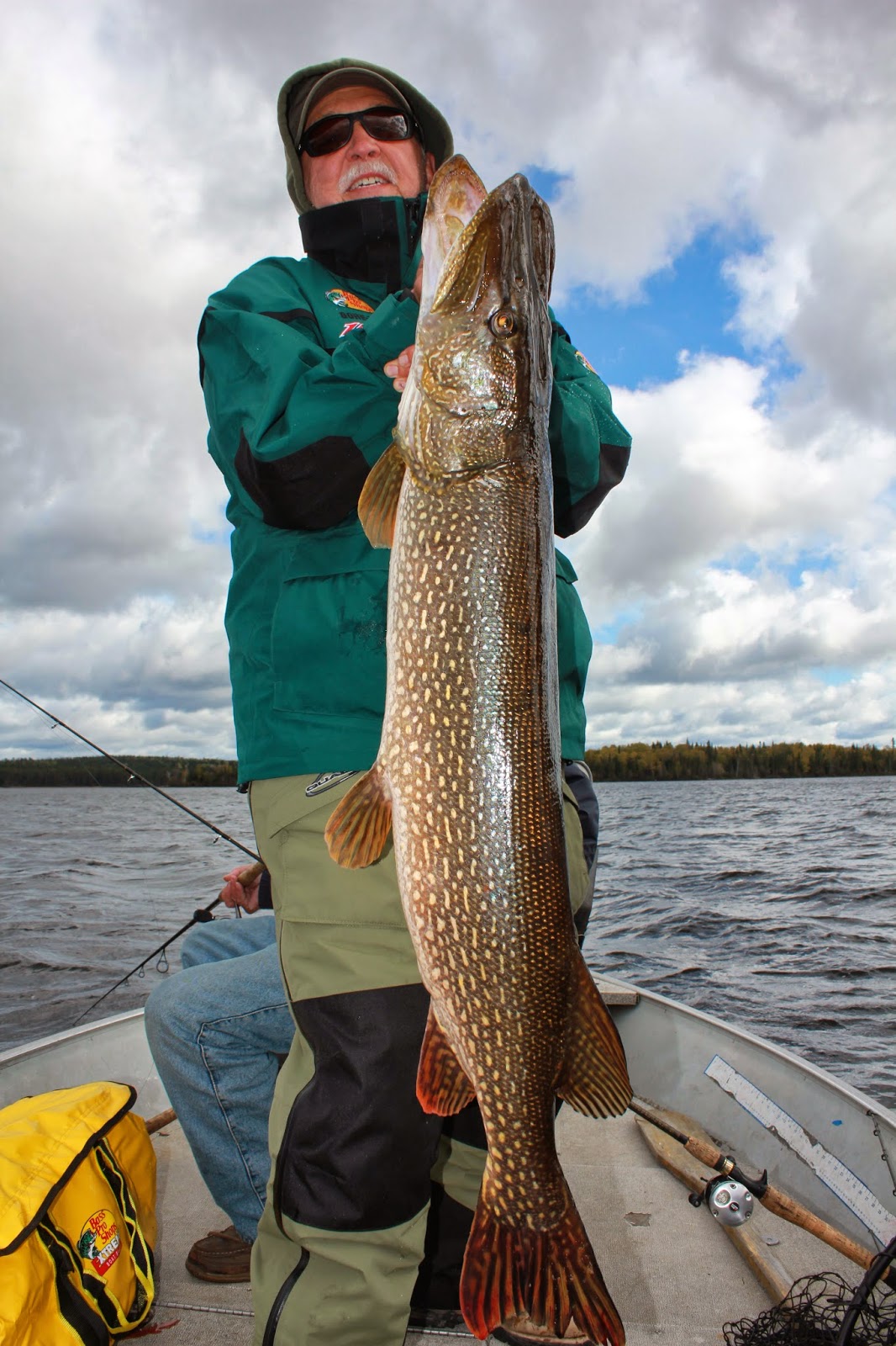 Red Lake Fishing Reports Ontario for Monster Northern Pike and Walleye on Nungesser Lake, Canada