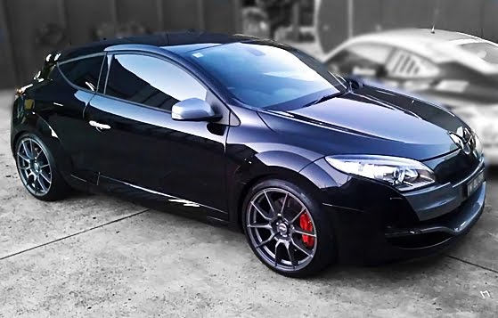 http://4.bp.blogspot.com/-LbGBsApBsvI/Tfa57D7LEBI/AAAAAAAAeYM/Sflo7-t2Vr0/s1200/RENM-Renault-Megane-RS-1.jpg