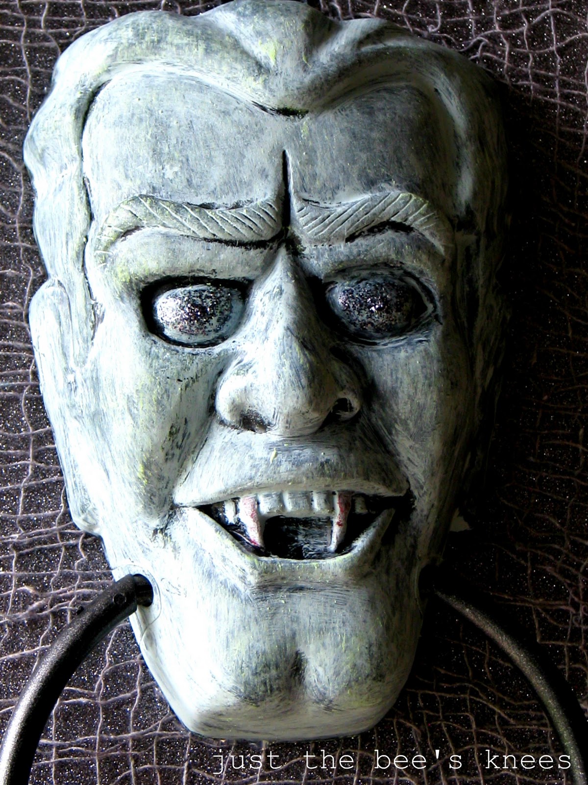 Decorating Ideas > Just The Bees Knees Creepy Halloween Door Knocker ~ 003642_Halloween Door Knocker Decorating Ideas > Just The Bees Knees Creepy Halloween Door Knocker ~ 003642_Halloween Door Knocker