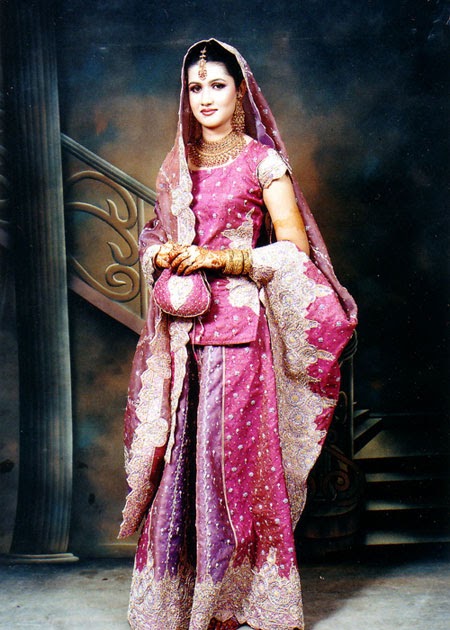 traditional dresses Models photos: Indian Traditional Dress