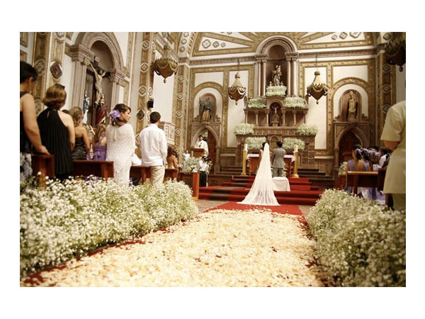 Matrimonio E Un Tocco Di Classe Matrimonio Religioso Decorare La Chiesa