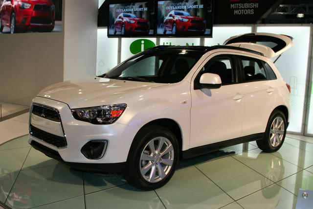 http://4.bp.blogspot.com/-Lcx5IbQDbLo/T35iHl4pidI/AAAAAAAABsA/Q3hISrZsJtc/s1600/2013-Mitsubishi-Ooutlander-Sport-02.jpeg