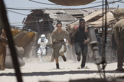 New image of John Boyega and Daisy Ridley in Star Wars The Force Awakens